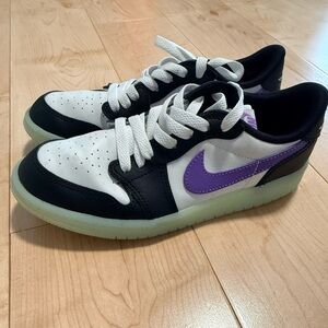 JORDAN 1 LOW BLACK RASPBERRY youth size 3 GLOW IN DARK BOTTOMS